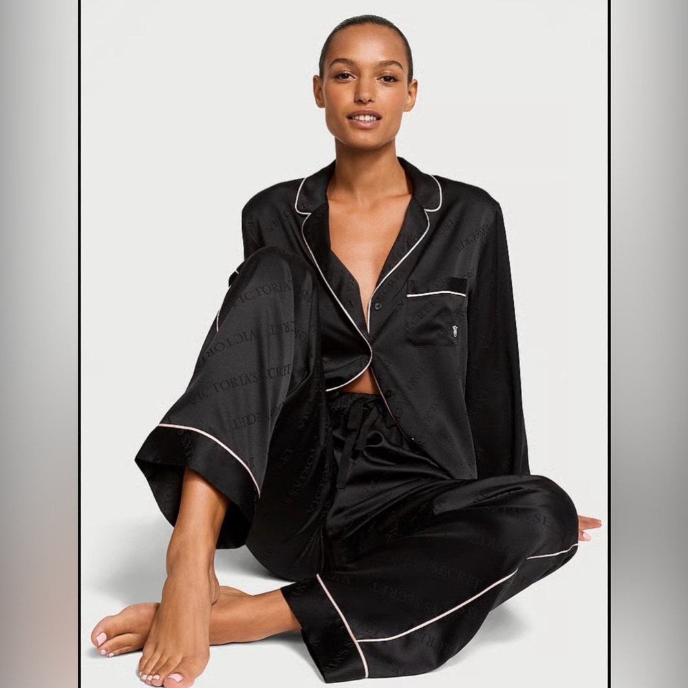 NWT Victoria’s Secret Signature Satin Long Pajama Set -Medium - Picture 2 of 9